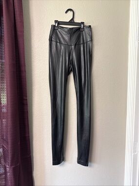 B1/5 White House Black Market Runway Black Faux Leather Leggings Size 00